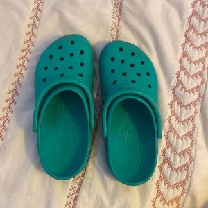 turquoise/teal crocs women’s size 8 barely ever worn